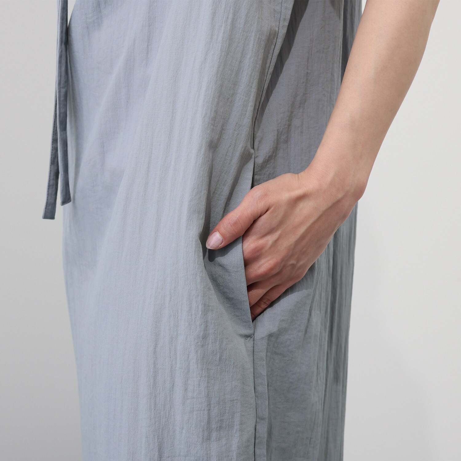 チーロ 接触冷感 スタイルアップ フリルギャザー ワンピース