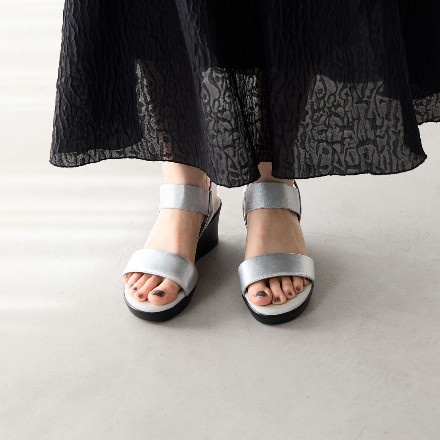 卑弥呼 本革 ゴムベルト ウェッジヒールサンダル