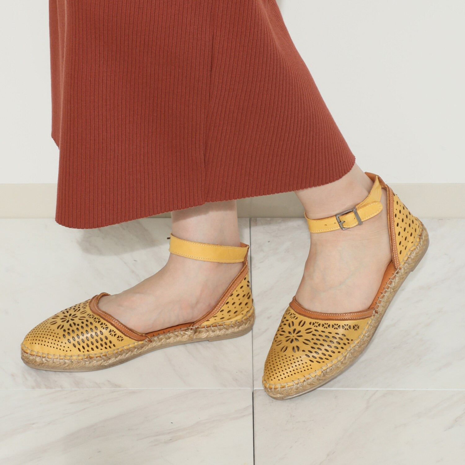 ホッシュ メイドインイスタンブール ソフト牛革　ジュート巻き ストラップサンダル