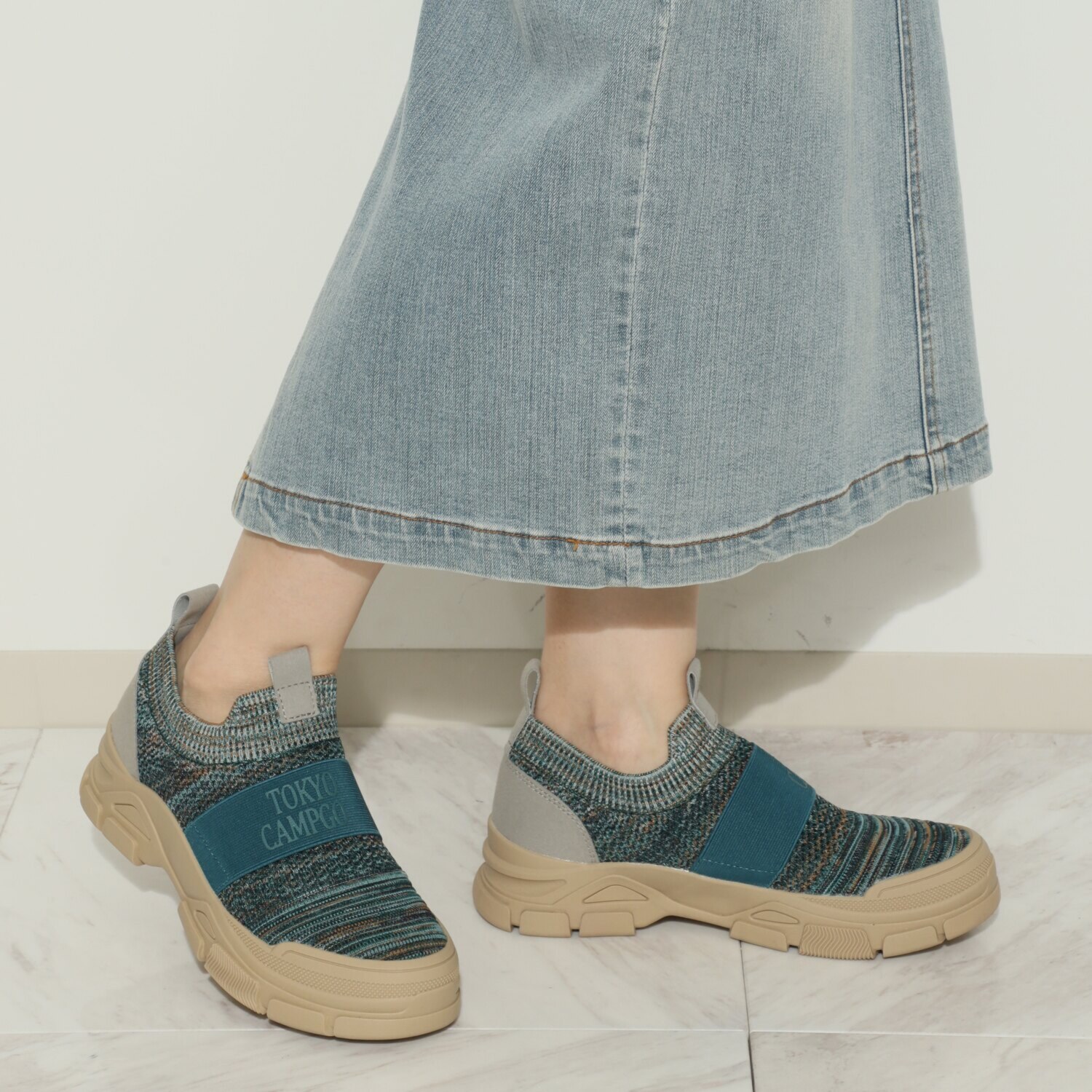 トーキョーキャンプゴー 防水・防滑 ニット素材で着脱ラクラク ボリュームソール スリッポンシューズ