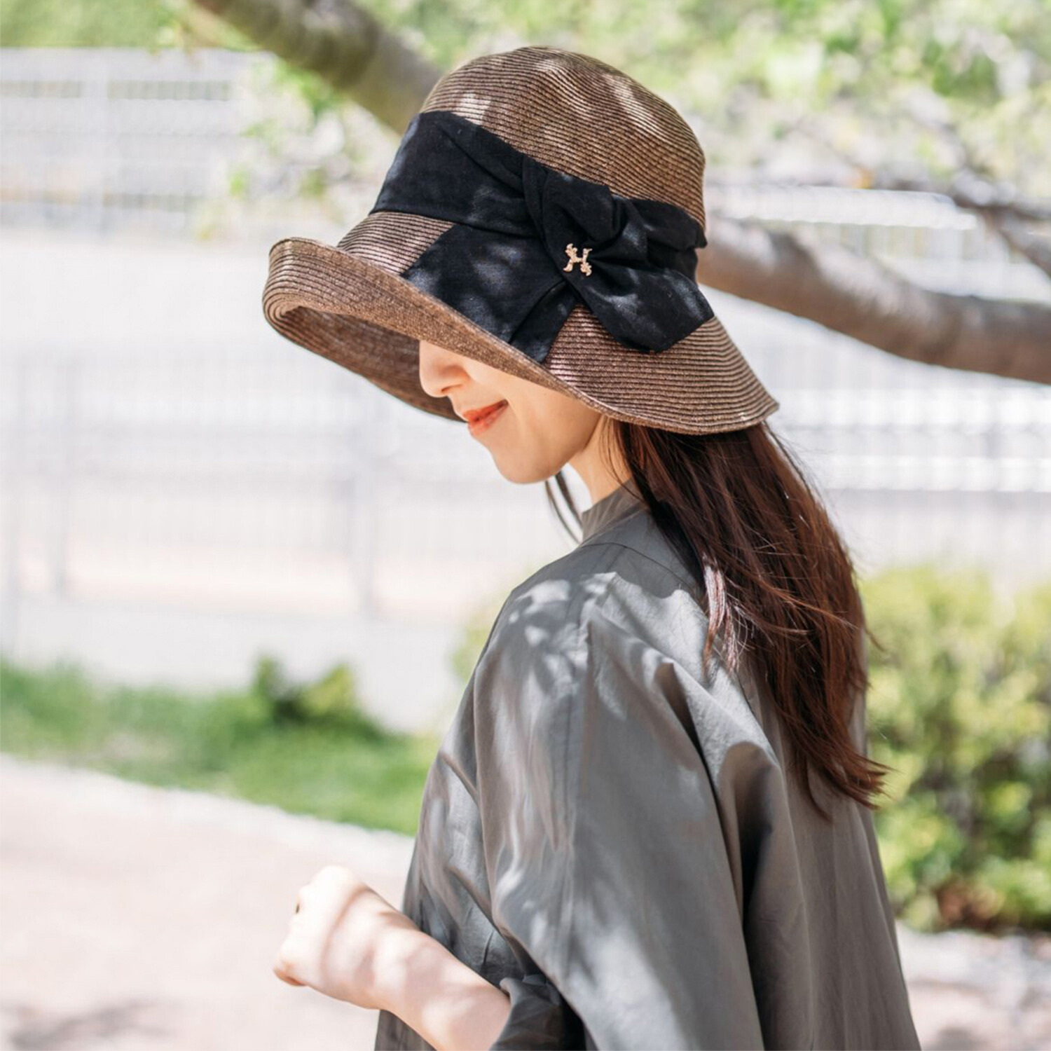 ヘ・エラ ＵＶカット 大人美人 リボンがポイント ブレードクローシュ ＜あごひも付＞