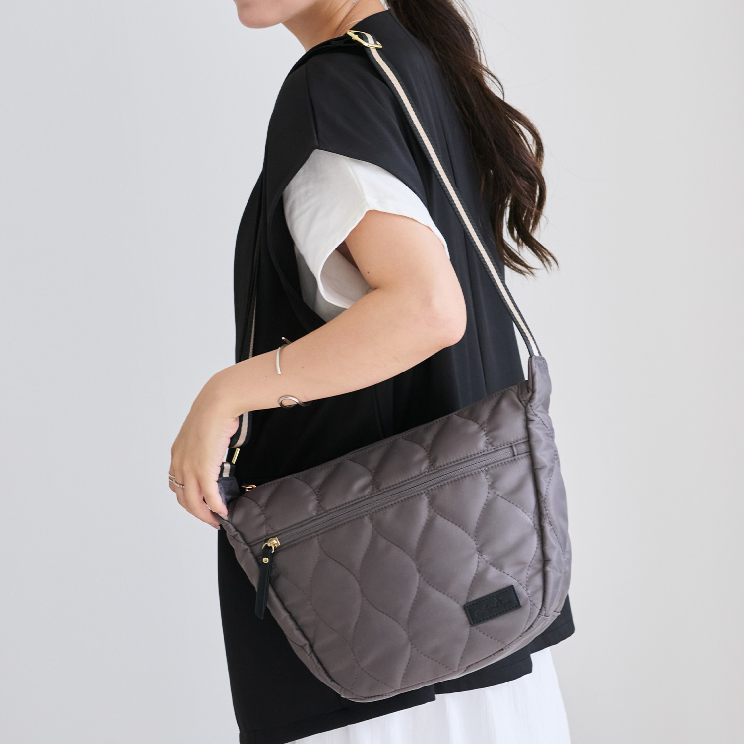 リズデイズ はっ水キルティング 舟形ショルダーバッグ