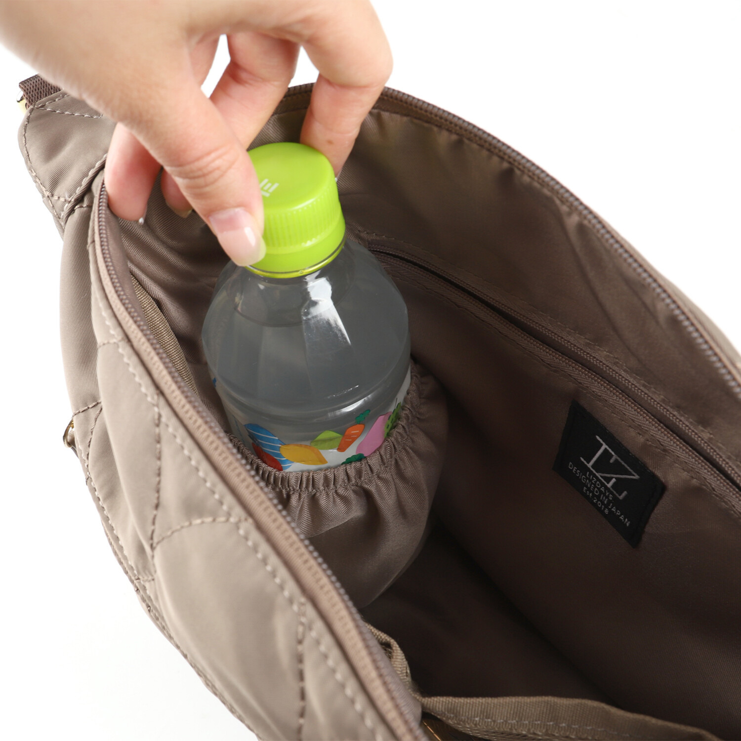 リズデイズ はっ水キルティング 舟形ショルダーバッグ