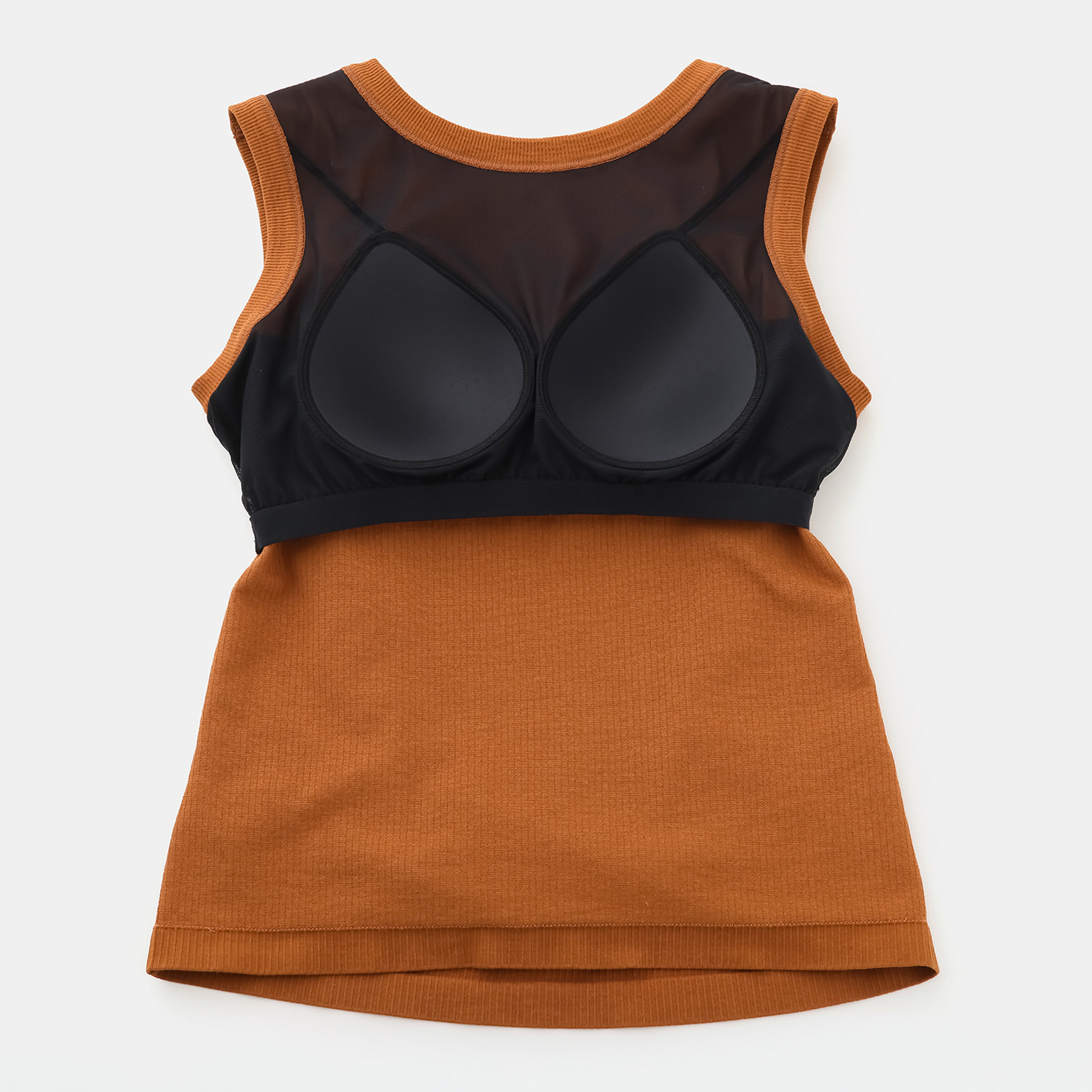 オン　ザ　エッジ イタリア製成型機で編立て ホールド感が心地良い モールドカップ付 リブ ノースリーブプルオーバー