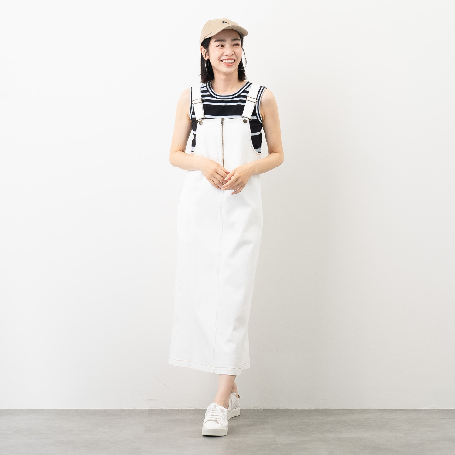 オン　ザ　エッジ イタリア製成型機で編立て ホールド感が心地良い モールドカップ付 リブ ノースリーブプルオーバー