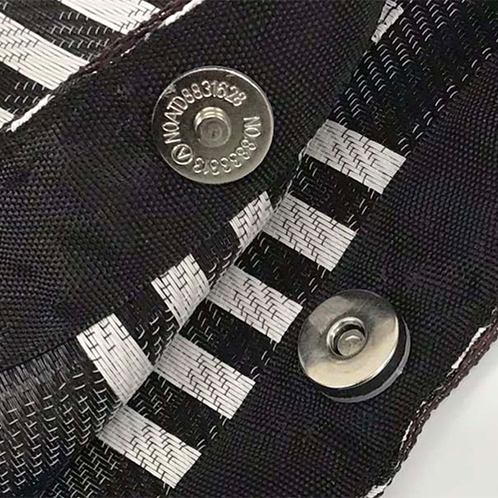 かわいい雑貨屋さん グロリア 刺しゅうロゴアクセント スクエア ビニールトートバッグ