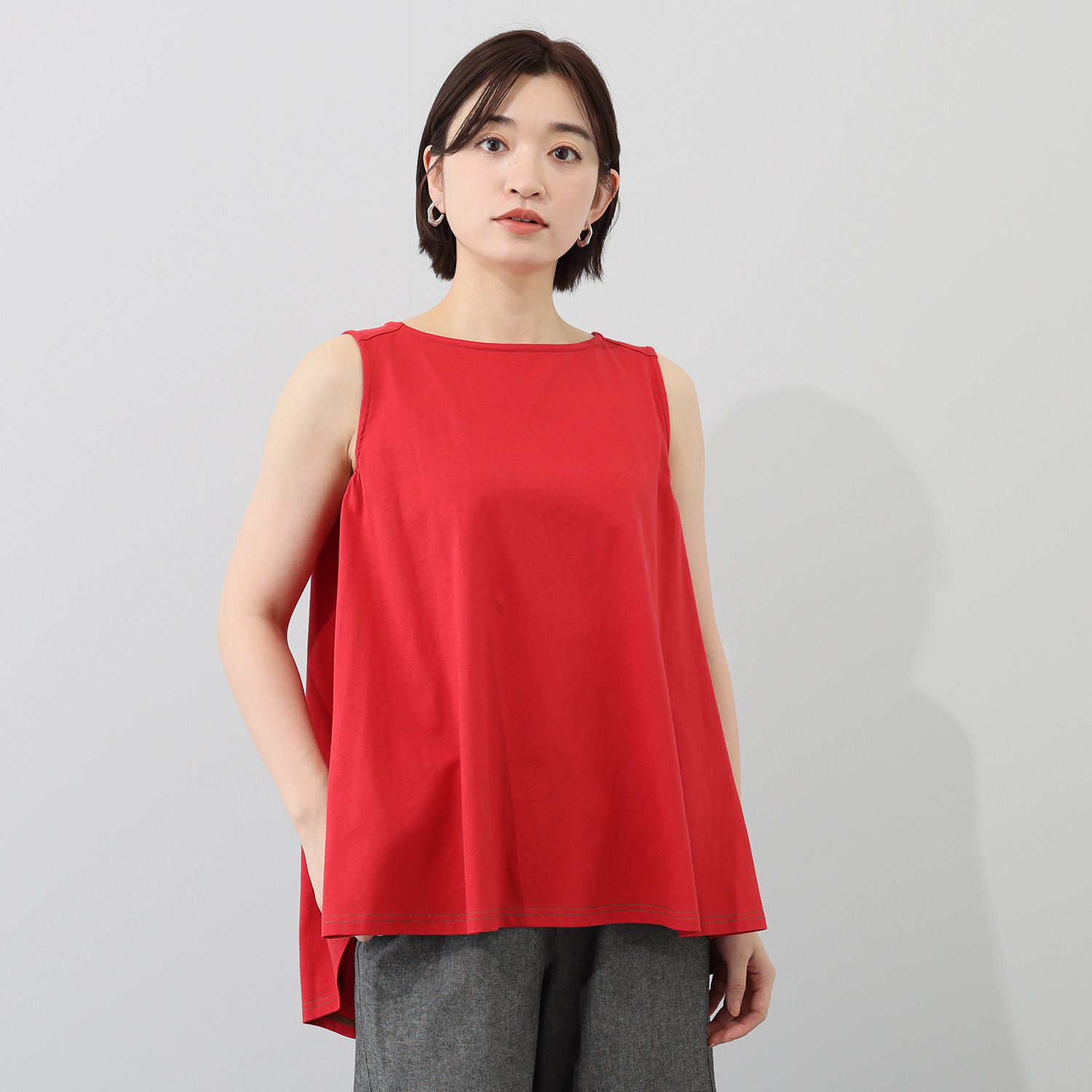 ハヤマ　ブリーズ 立体シェイプ ノースリーブプルオーバー