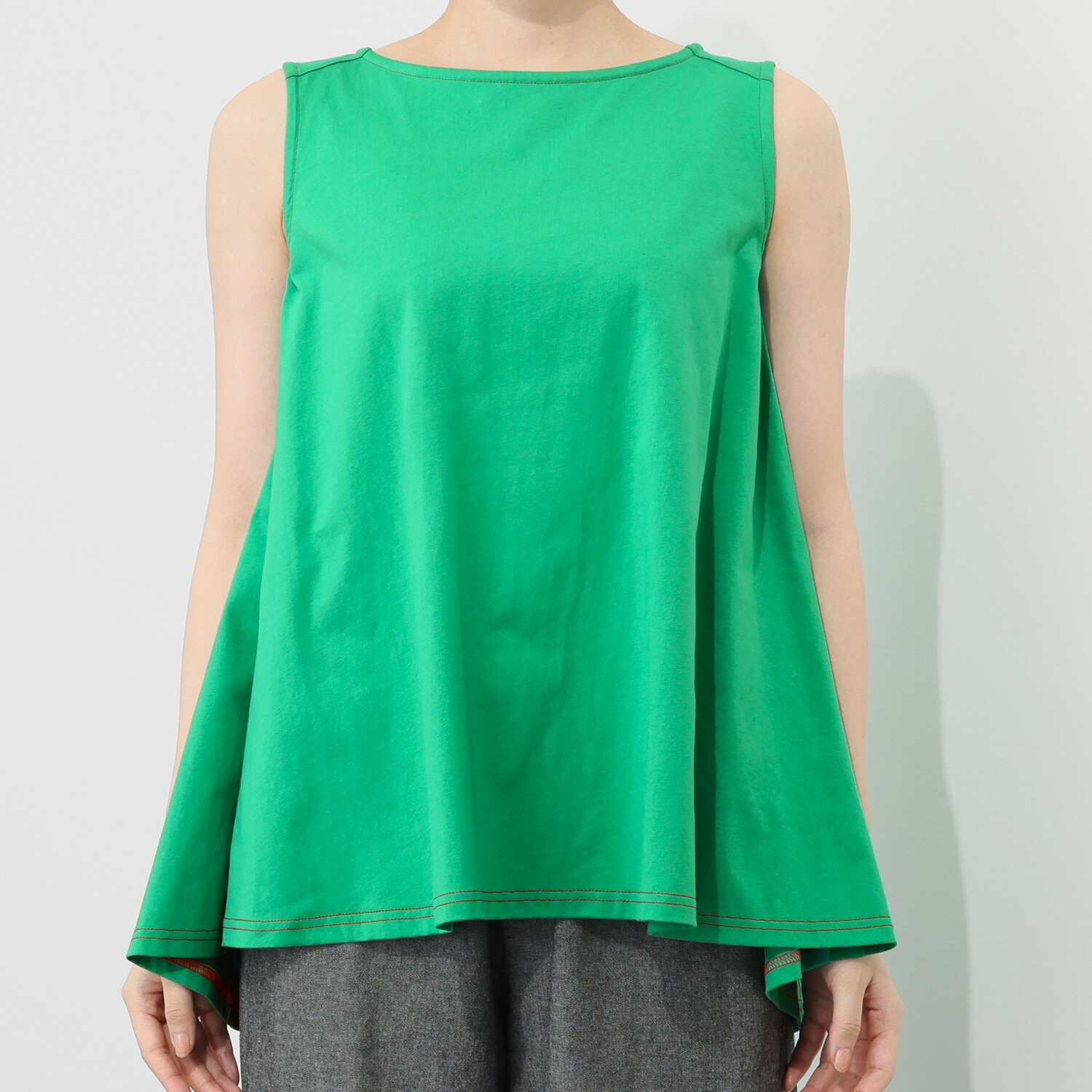 ハヤマ　ブリーズ 立体シェイプ ノースリーブプルオーバー