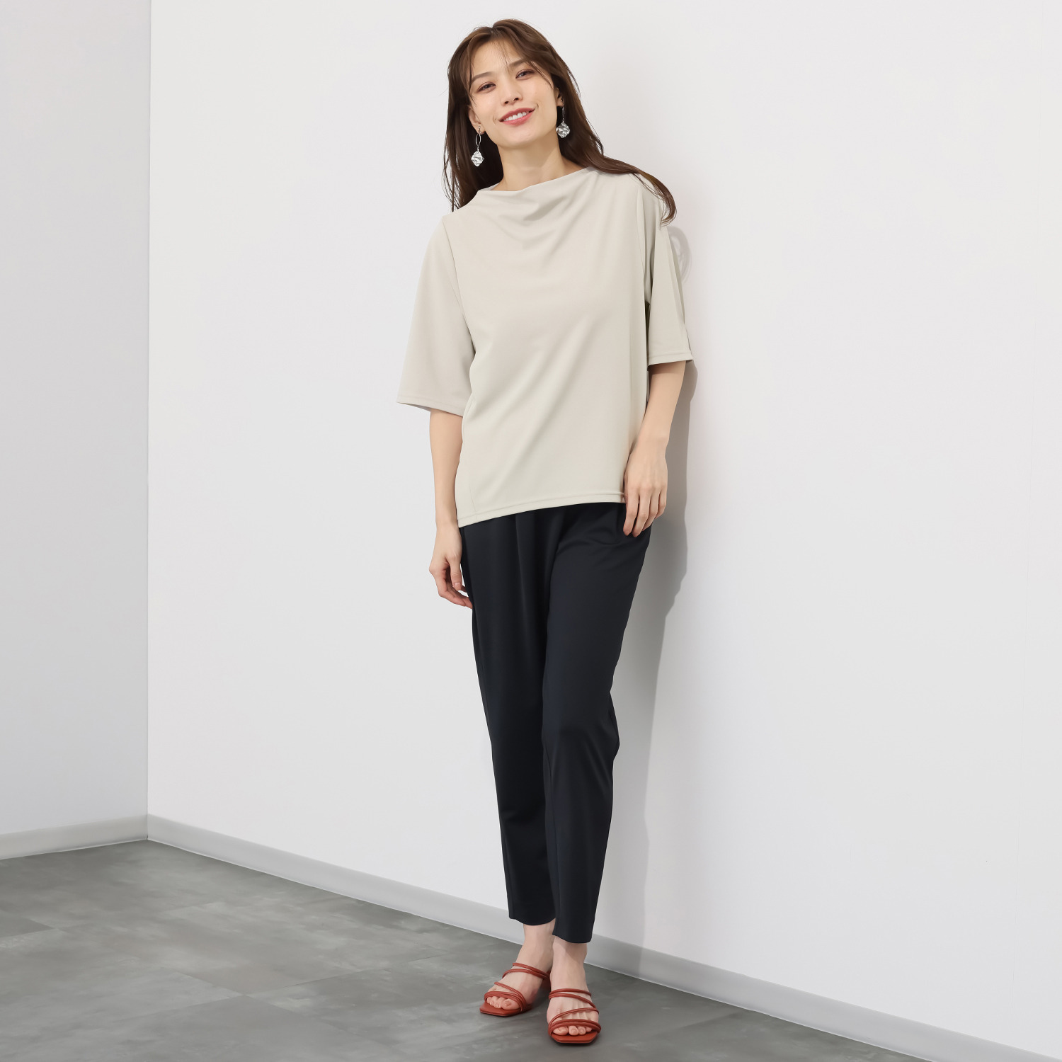 ラ・シュシュ 通気性、接触冷感 吸水速乾、ＵＶカットと 涼感機能満載の 風を装うプルオーバー