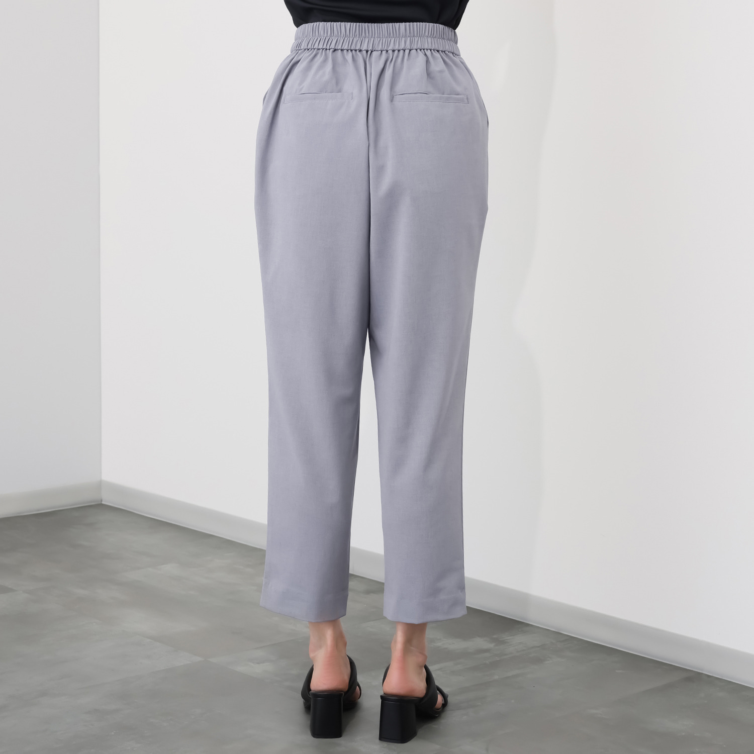 ラ・シュシュ ウエストすっきり コットンライク タックテーパードパンツ