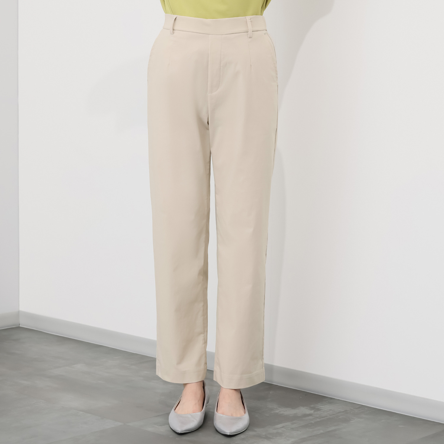 ラ・シュシュ シャンブレー素材の ストレートパンツ