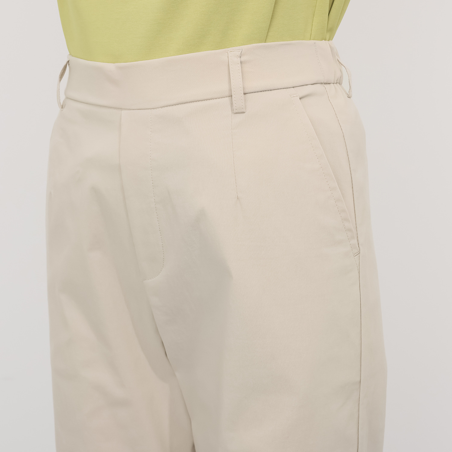 ラ・シュシュ シャンブレー素材の ストレートパンツ