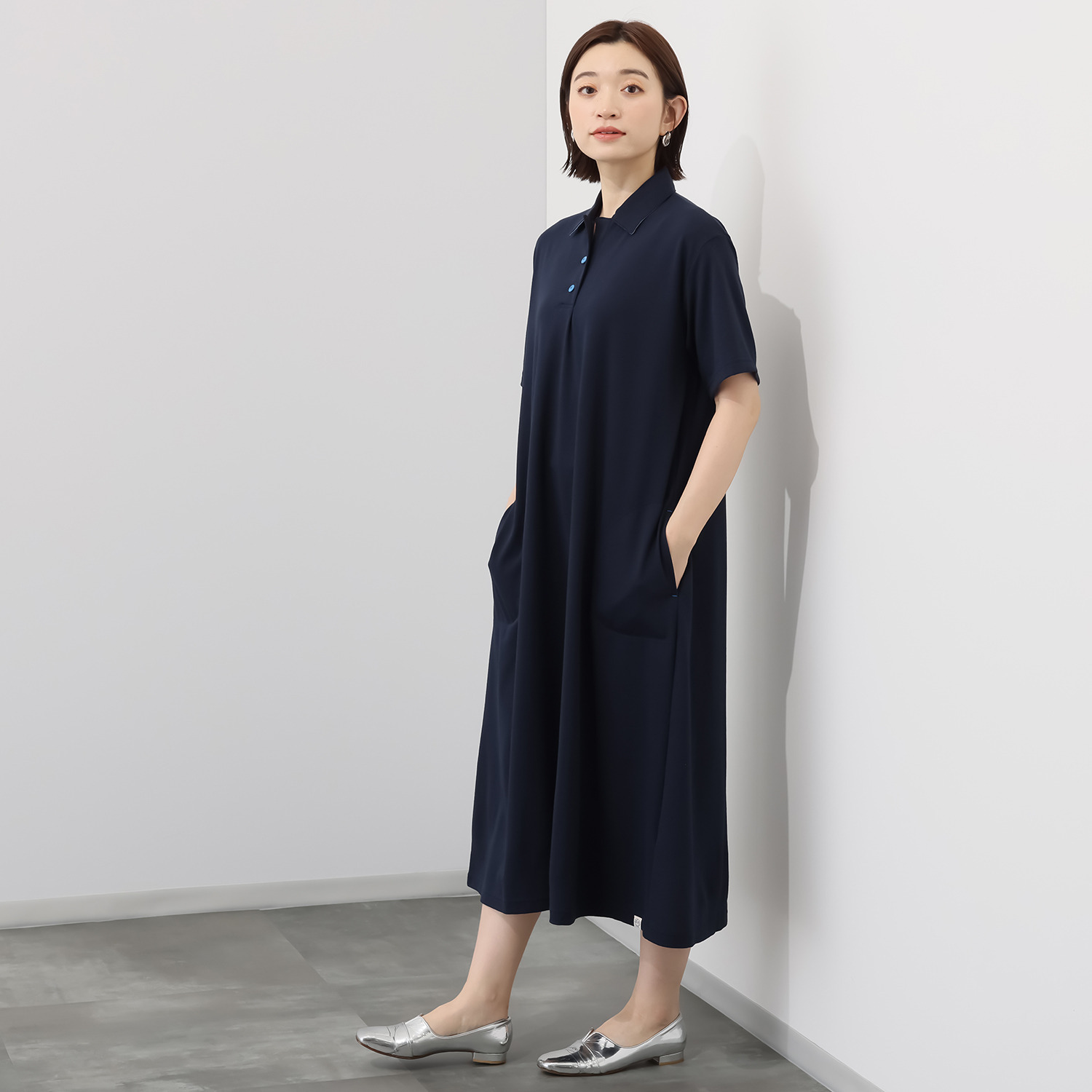 シロヤイチガントウキョウ ＤＥＰＥＮＤ糸使用 アムンゼン 襟付ワンピース