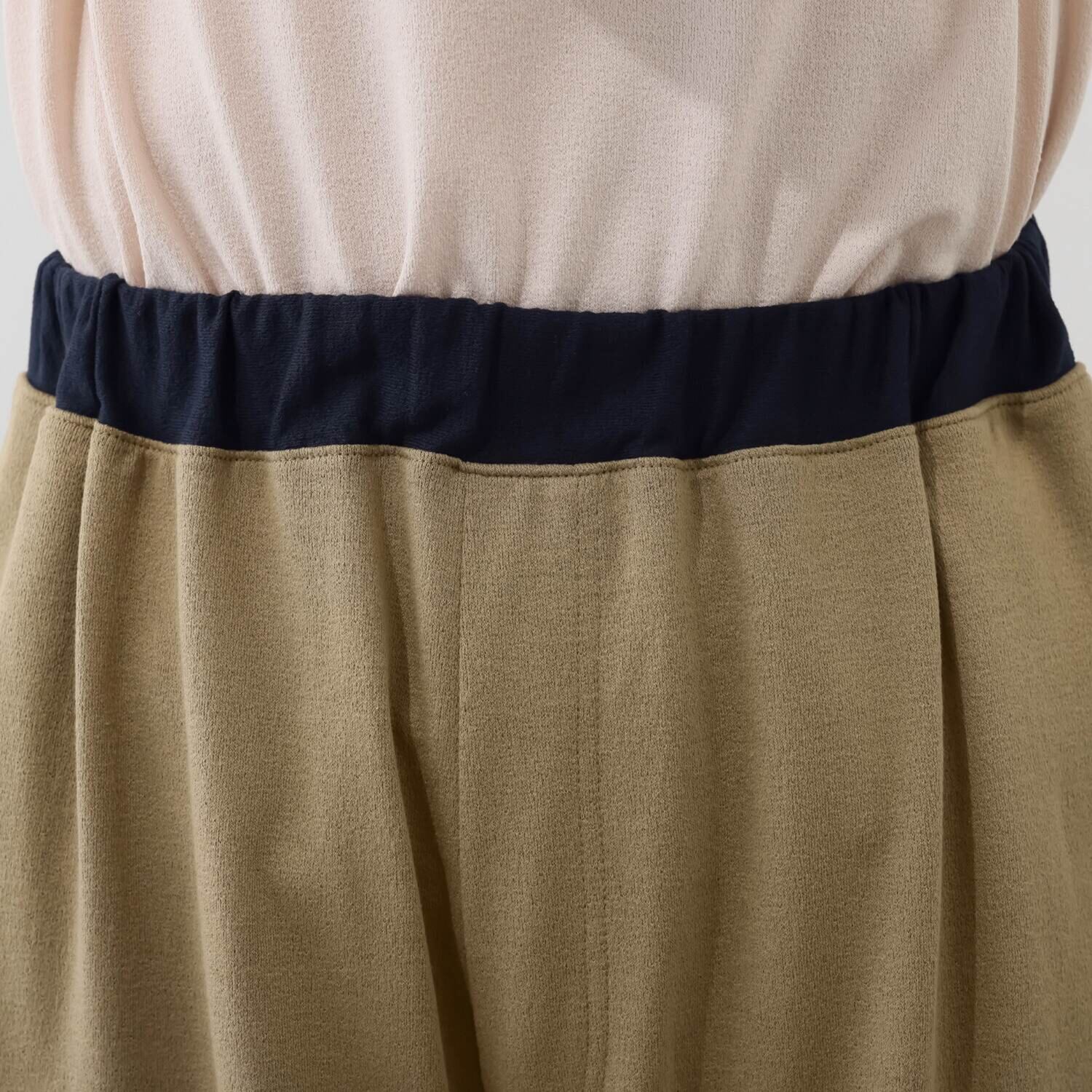 シロヤイチガントウキョウ ＤＥＰＥＮＤ糸使用 アムンゼン ゆるパンツ