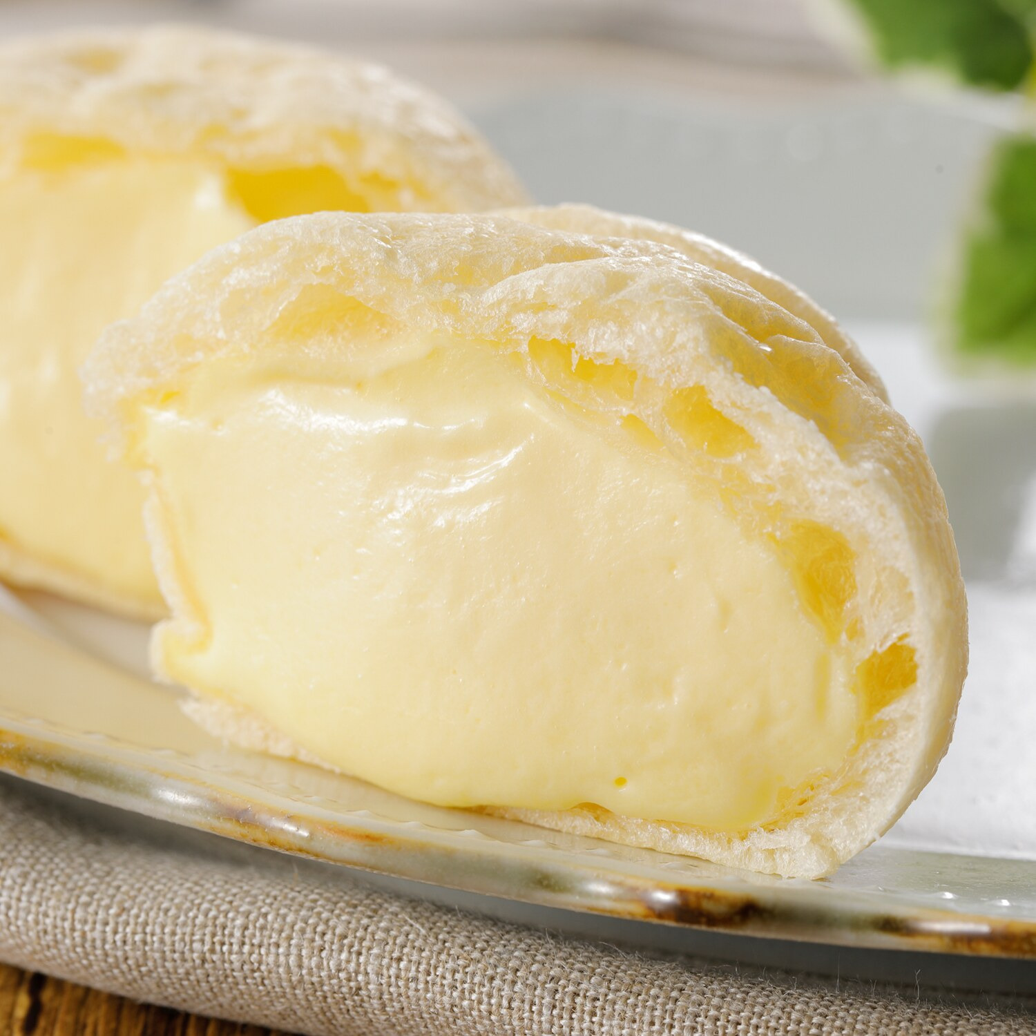 ジョリ・クレール ふんわりくちどけ チーズ・スフレ＆ もちもち食感 シュークリーム