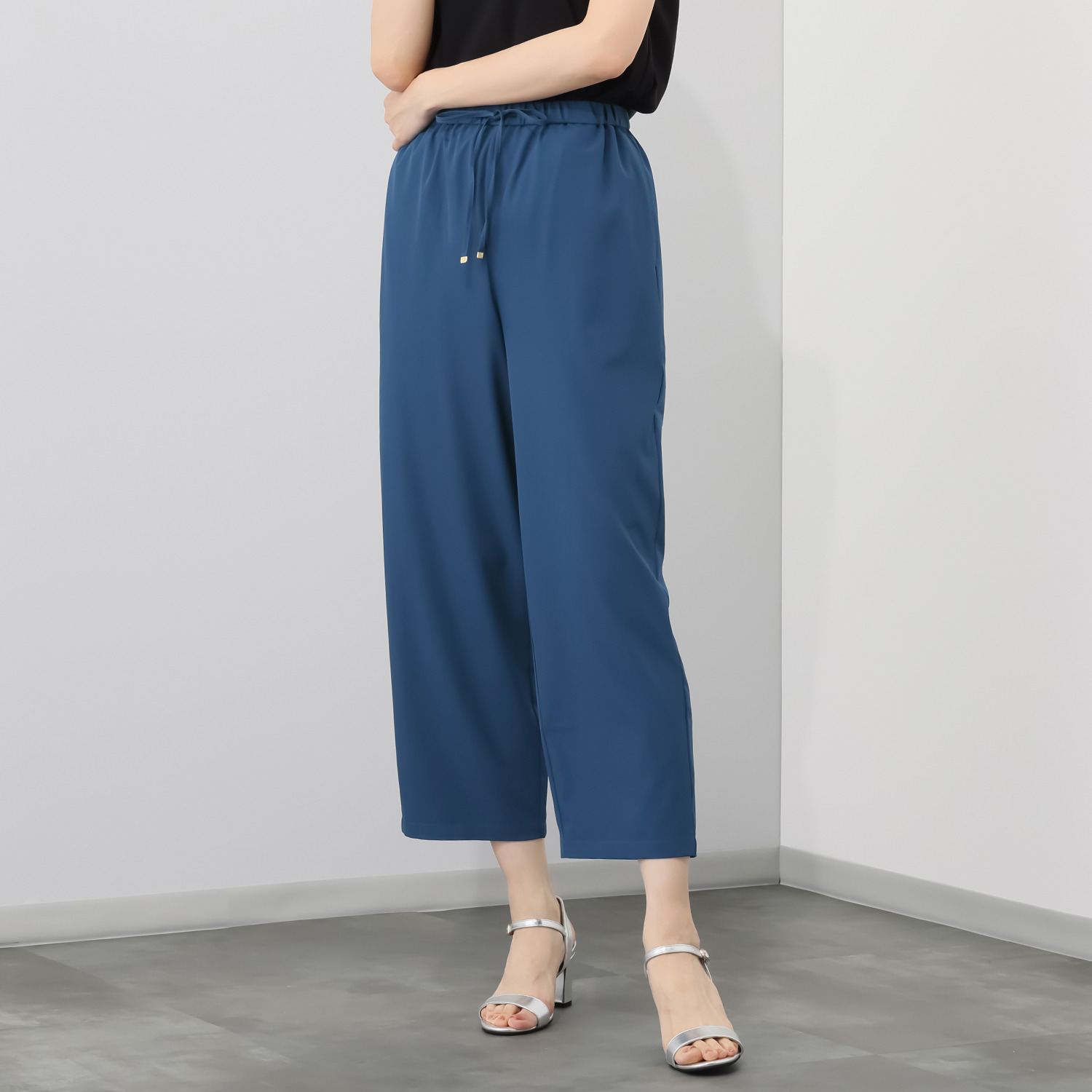 ラソエヌサーティスリー ディグリーズ リラックスシルエット ギャザーイージーパンツ