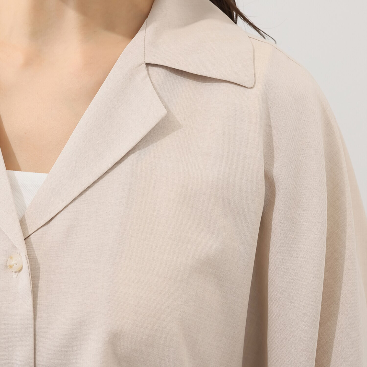 ウノ・ウノ・ドゥーエ 軽くて涼しい シワになりにくい こなれショート丈 バックギャザー シャツジャケット