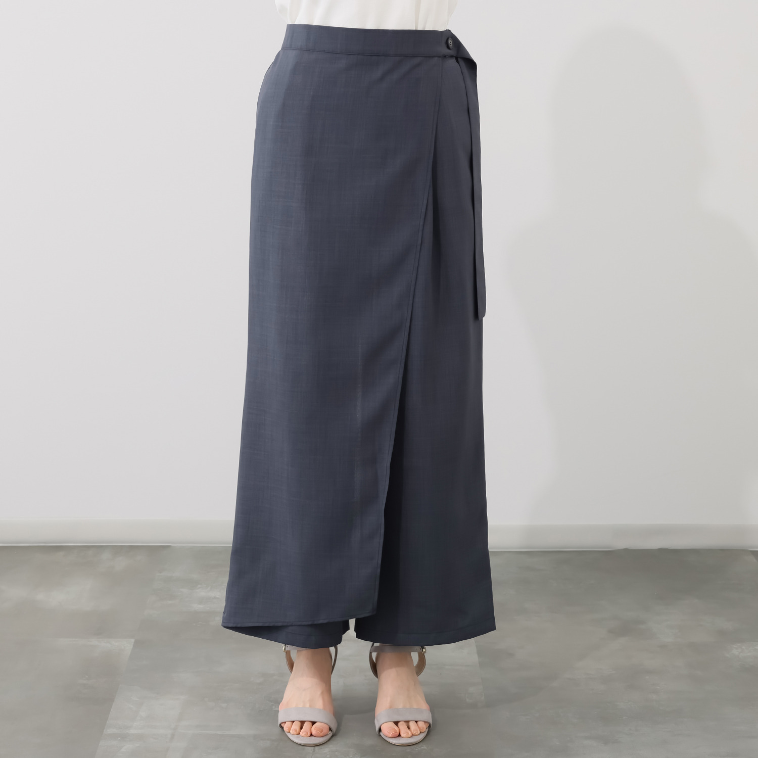 ウノ・ウノ・ドゥーエ 軽くて涼しい シワになりにくい 楽ちん着脱 ラップ風ワイドパンツ