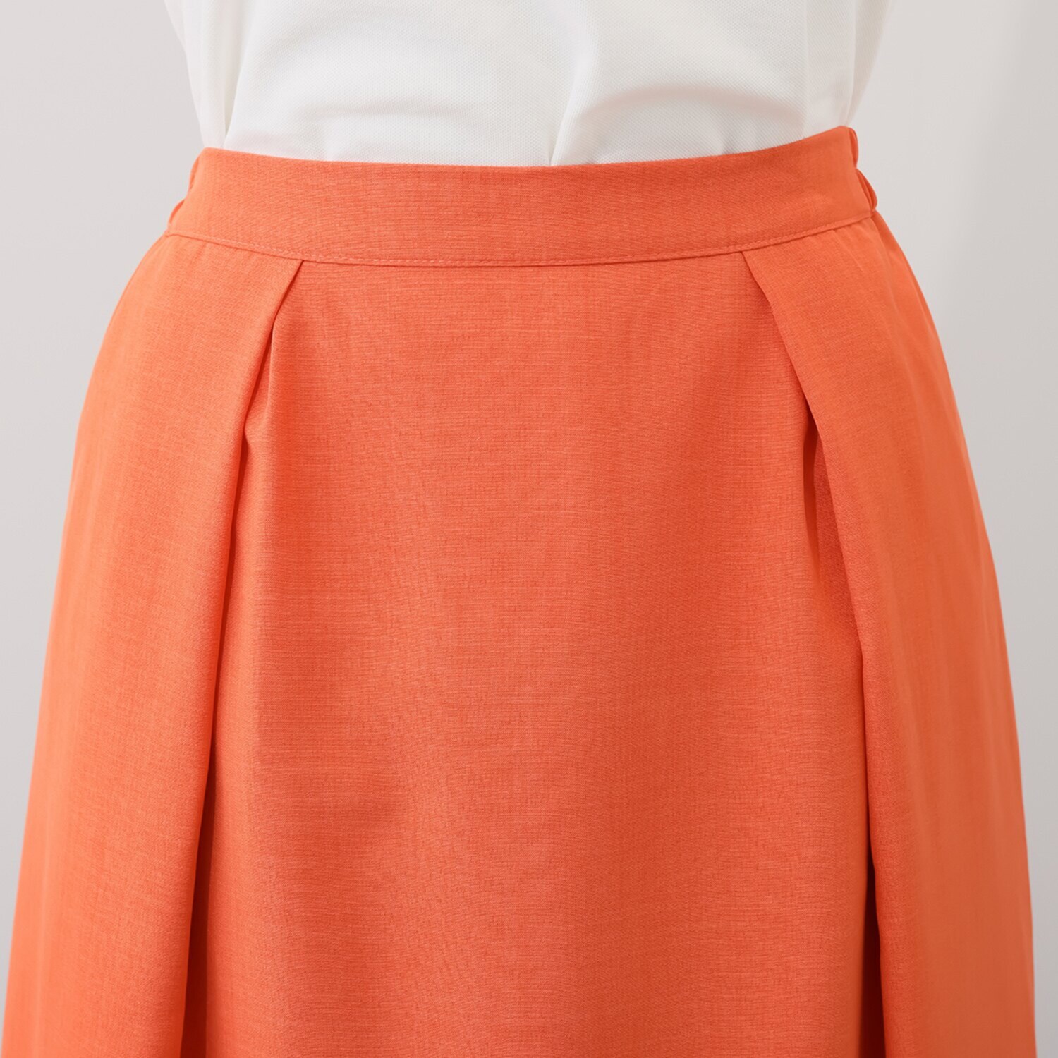 ウノ・ウノ・ドゥーエ 軽くて涼しい シワになりにくい コクーン切替スカート