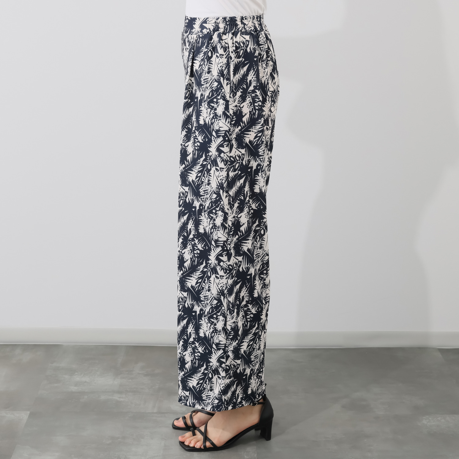 ルイボーテ ひんやりクール らくちんスマート セミワイドパンツ