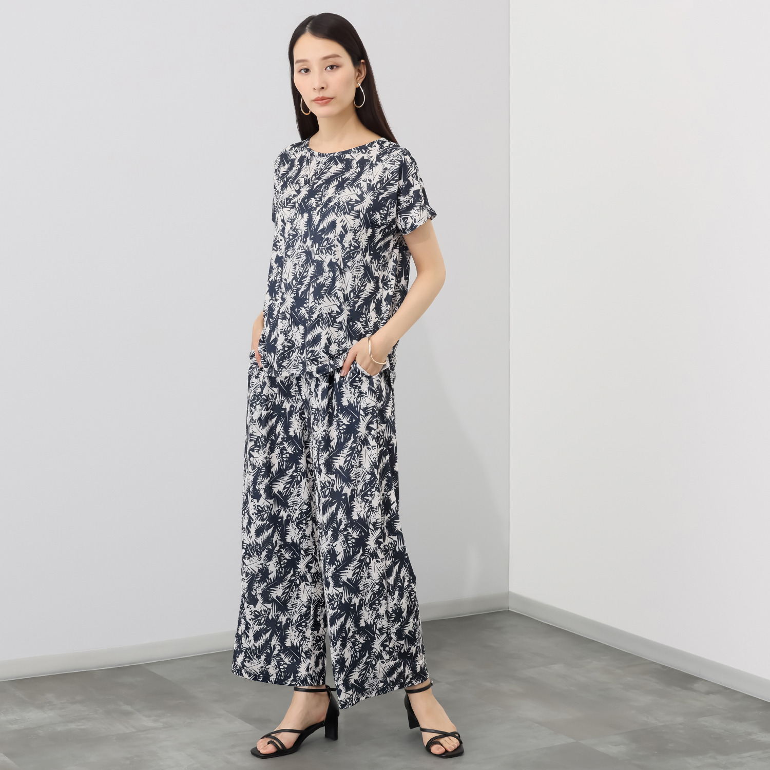 ルイボーテ ひんやりクール らくちんスマート セミワイドパンツ