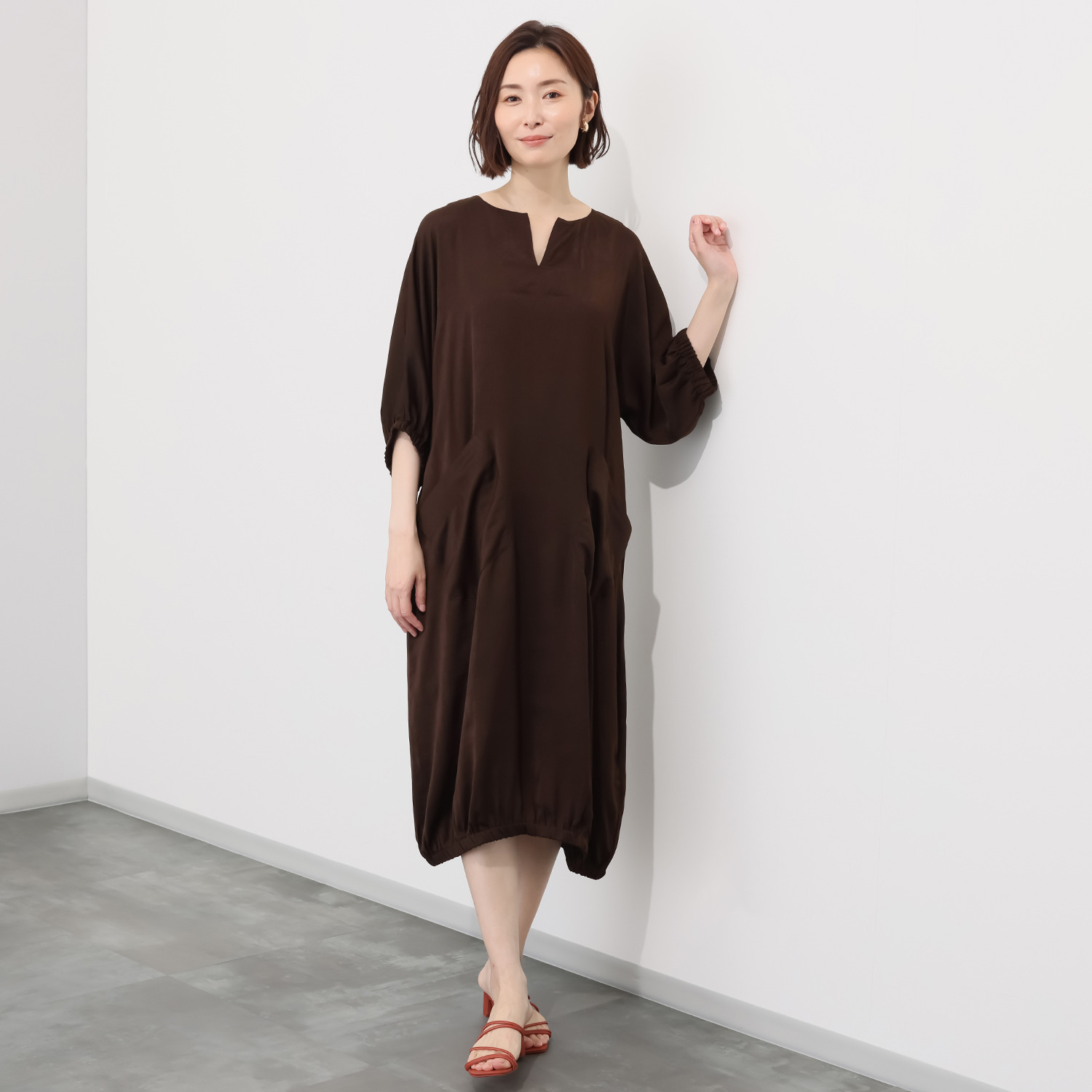 フェアリア　ビス インナーキャミソール付 サテン調 カフタンワンピース