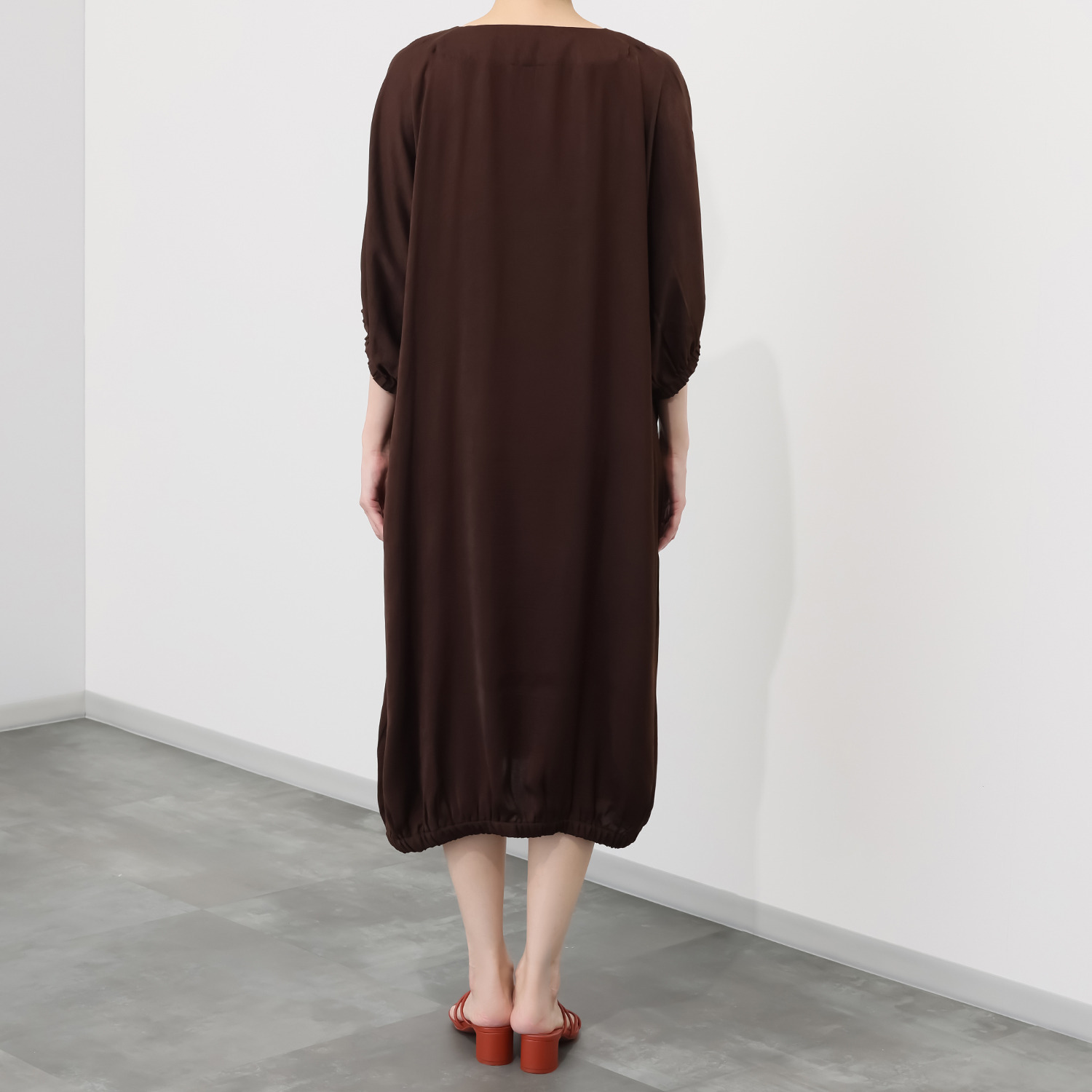 フェアリア　ビス インナーキャミソール付 サテン調 カフタンワンピース