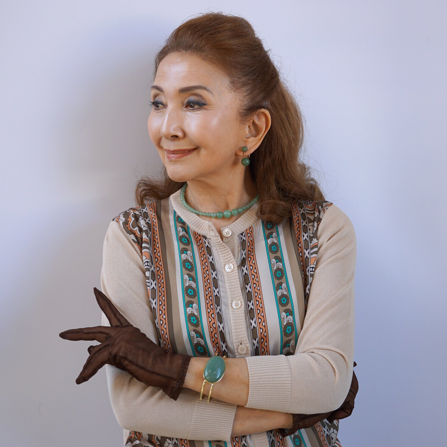 マダムヒロコ ジェムストーン オーバルカボション ボリュームバングル “キャンディージェム”