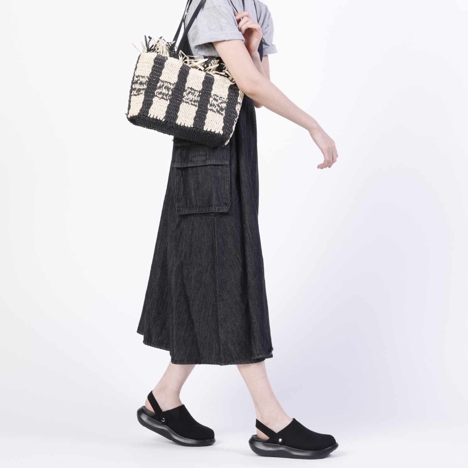 スッキリ！気持ちいい！ 足裏から健康意識を 整体師が本気で考えた 健康サボシューズ ＜室内外両用＞