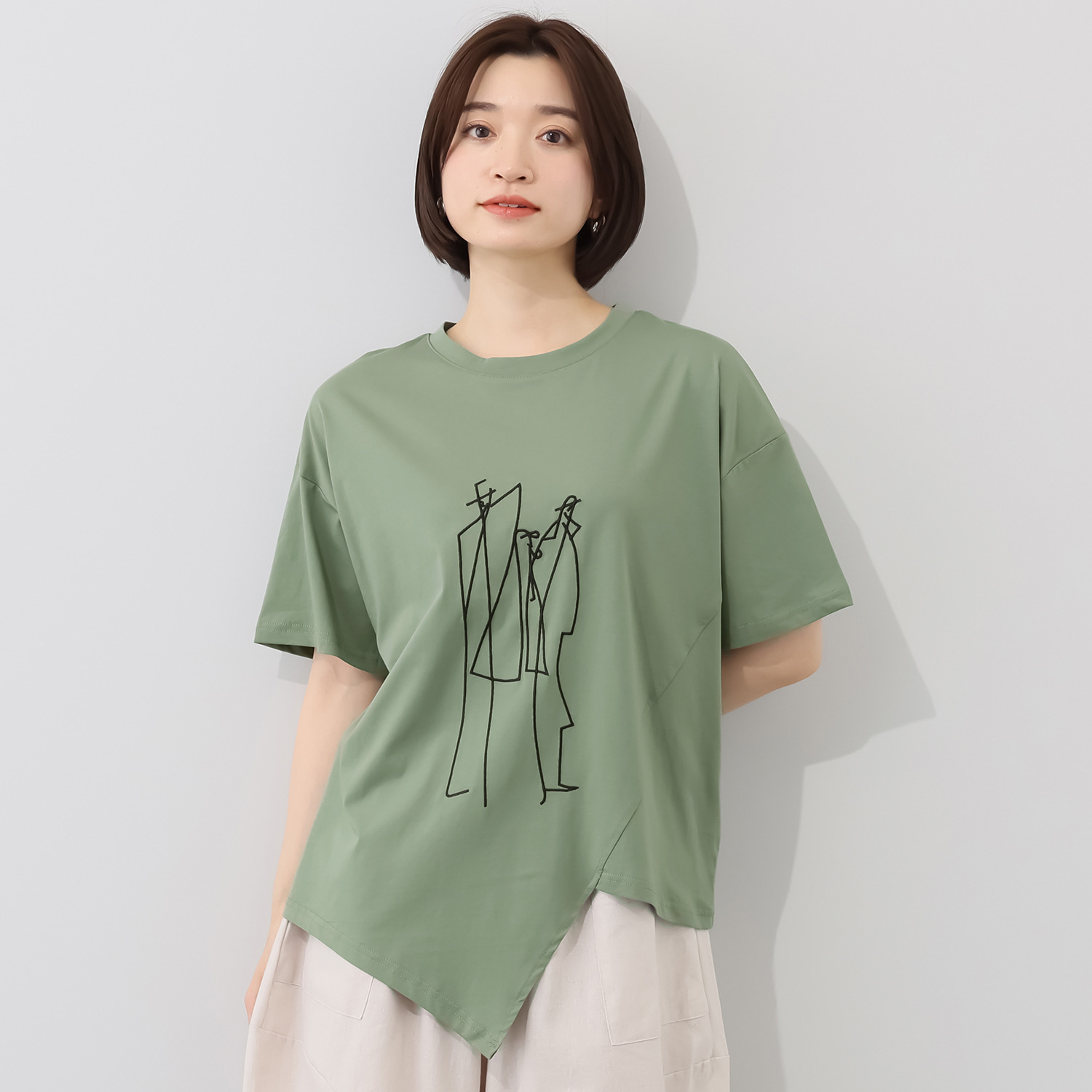 コイビトミサキ コットン１００％ 刺しゅうアクセント アシンメトリー プルオーバー