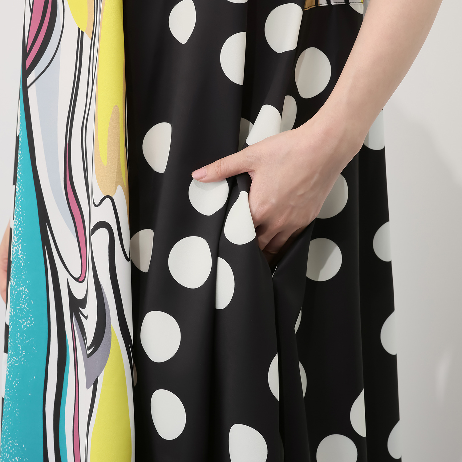 コイビトミサキ ドット＆アートプリント ワンピース
