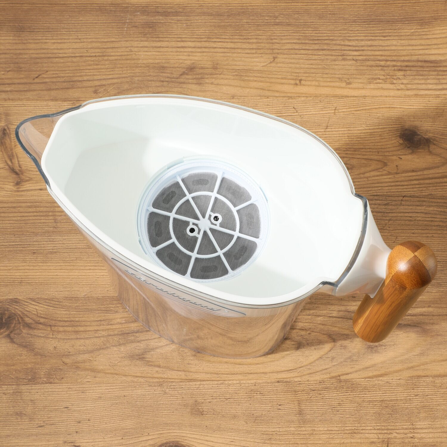 ６層浄水フィルター搭載 素材の味を引き立てる ＺＥＲＯピッチャー