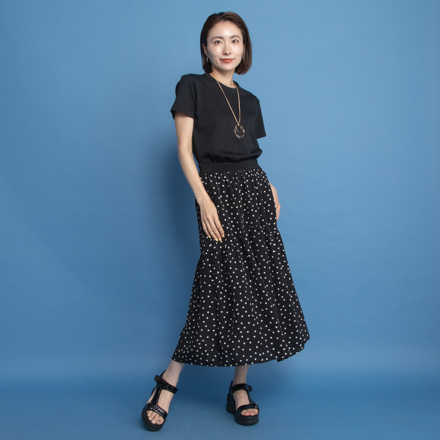 オルテンジア ちょうど良い大人ドット柄 シックに装う ティアードスカート