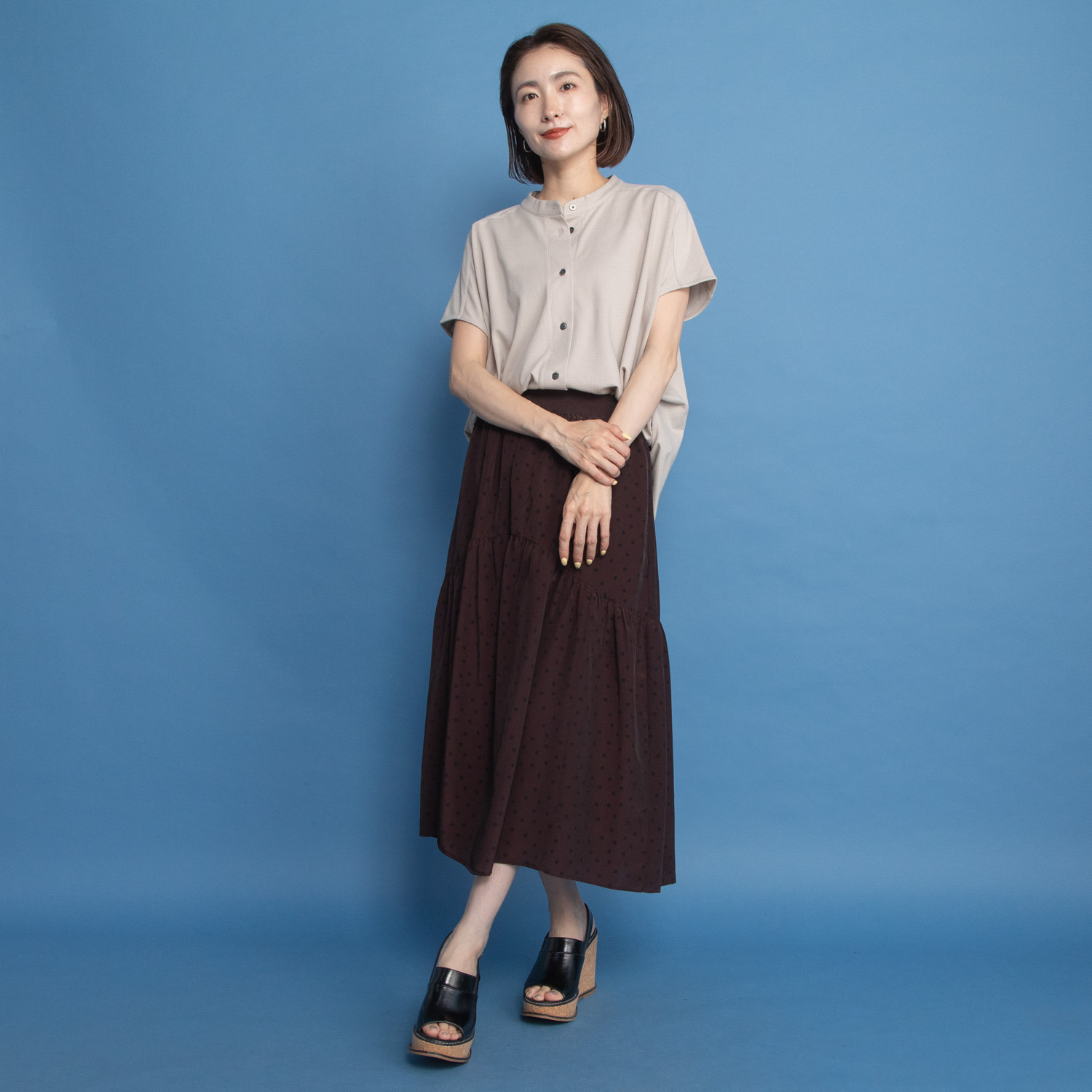 オルテンジア ちょうど良い大人ドット柄 シックに装う ティアードスカート