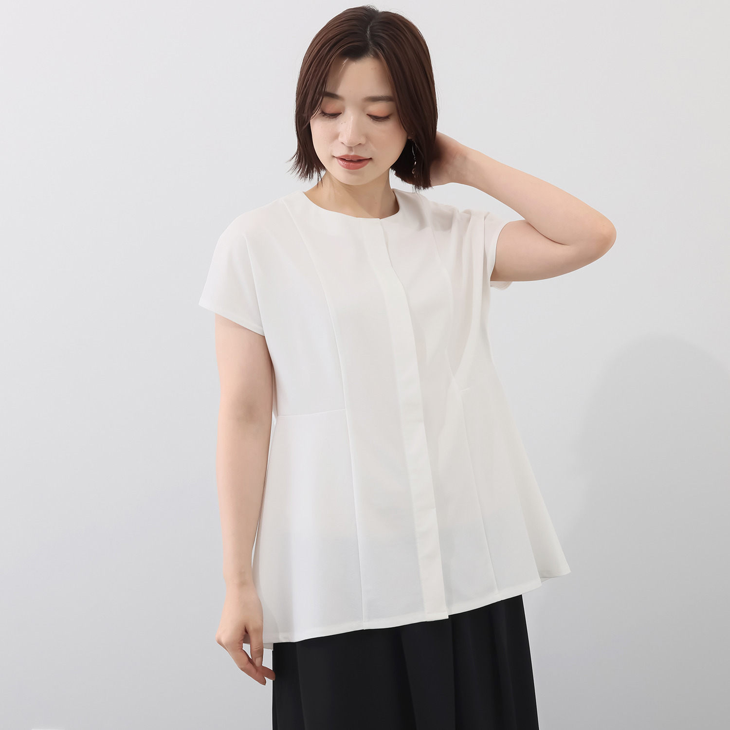 ヤエアジュテ 夏の装いに羽織りでも活躍 涼やかフレアーシルエット チュニックブラウス