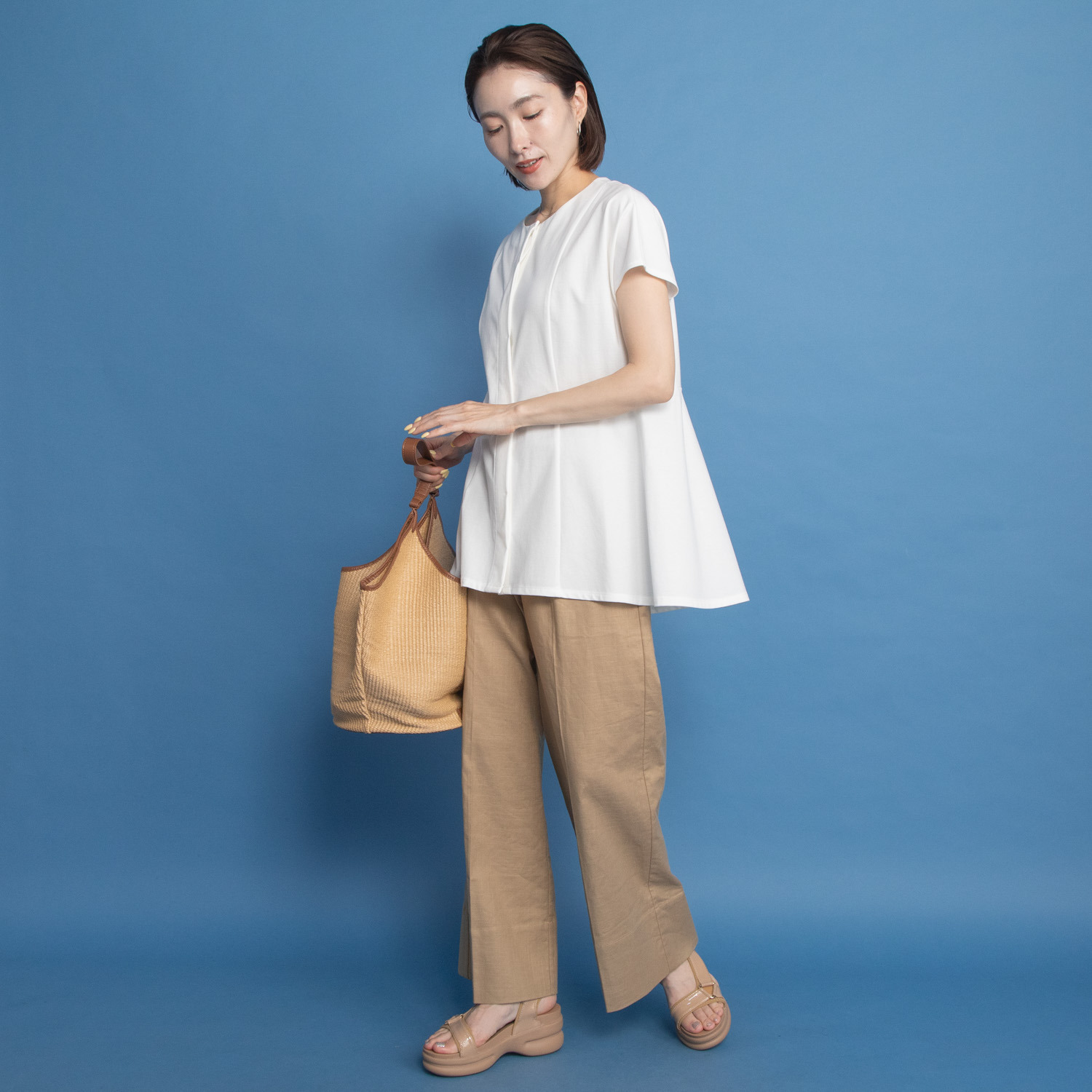 ヤエアジュテ 夏の装いに羽織りでも活躍 涼やかフレアーシルエット チュニックブラウス