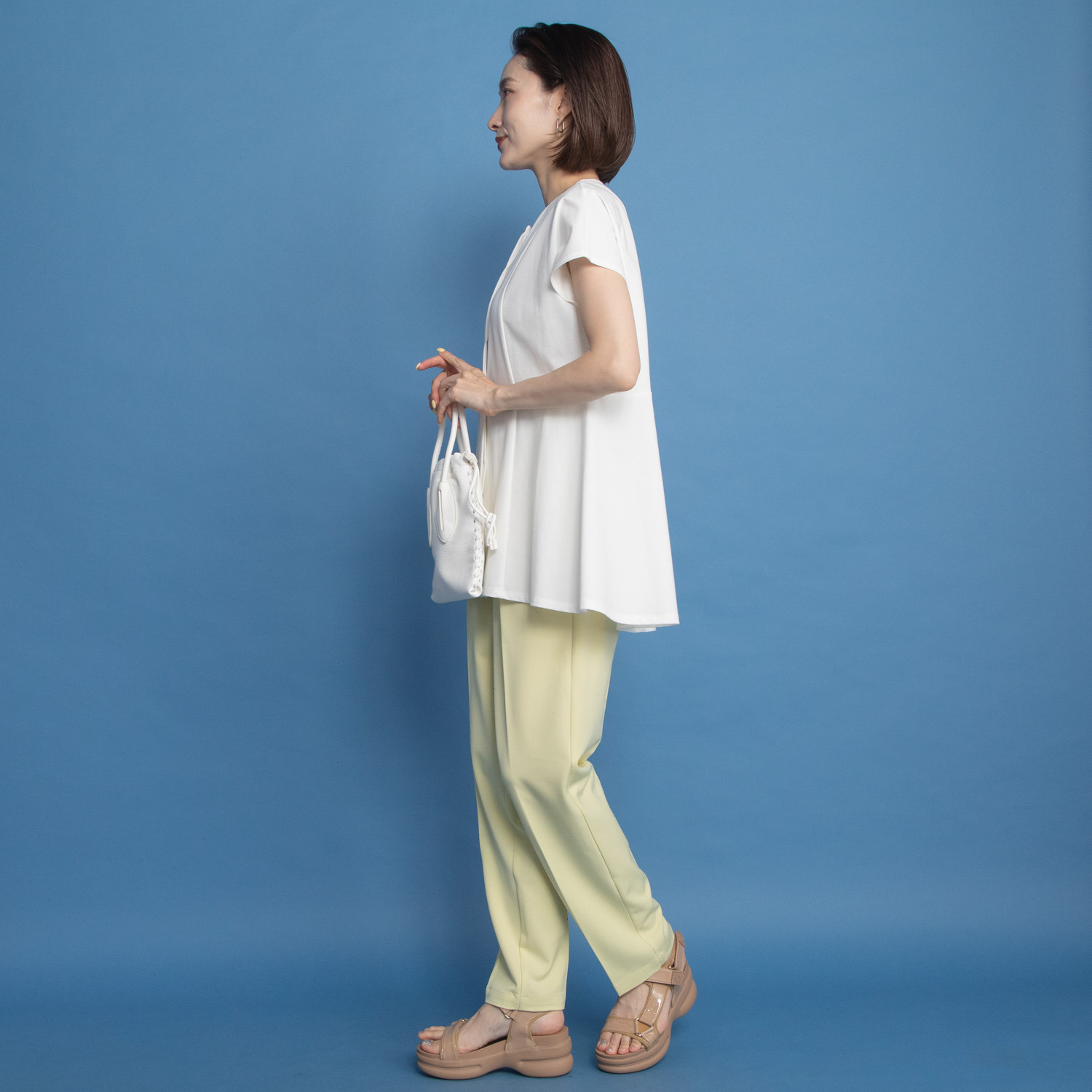 ヤエアジュテ 夏の装いに羽織りでも活躍 涼やかフレアーシルエット チュニックブラウス