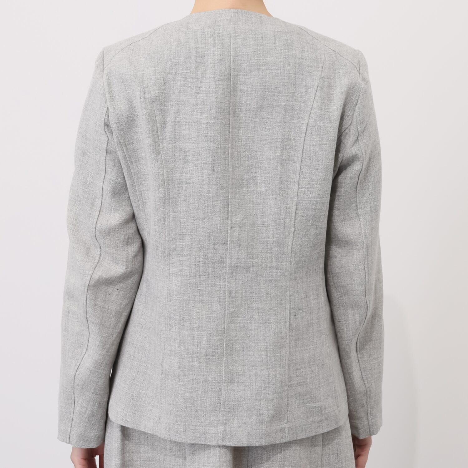 レア　ジェム 天然素材のマリアージュ フレンチリネンとウールで 大人の上質カジュアルを シャープにまとうブルゾン