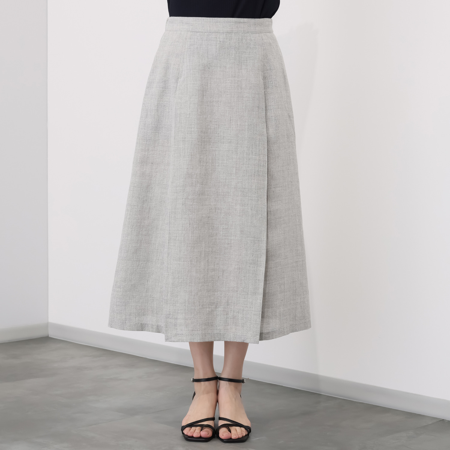 レア　ジェム 天然素材のマリアージュ フレンチリネンとウールで マニッシュに装う タックフレアースカート