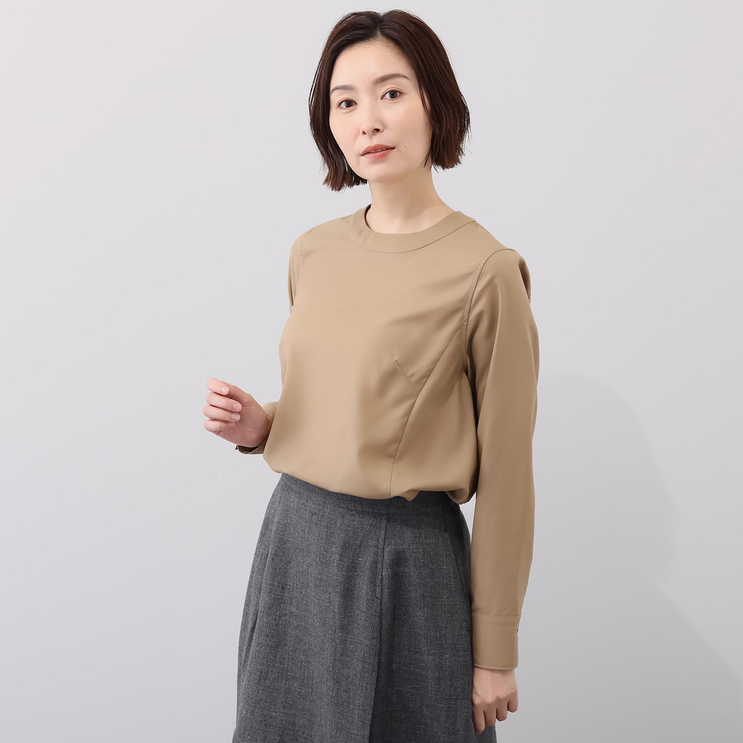 レア　ジェム 究極の細番手 プレミアムウール デザインＴブラウス