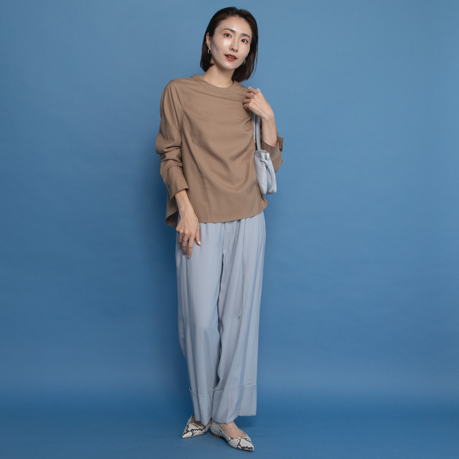 レア　ジェム 究極の細番手 プレミアムウール デザインＴブラウス