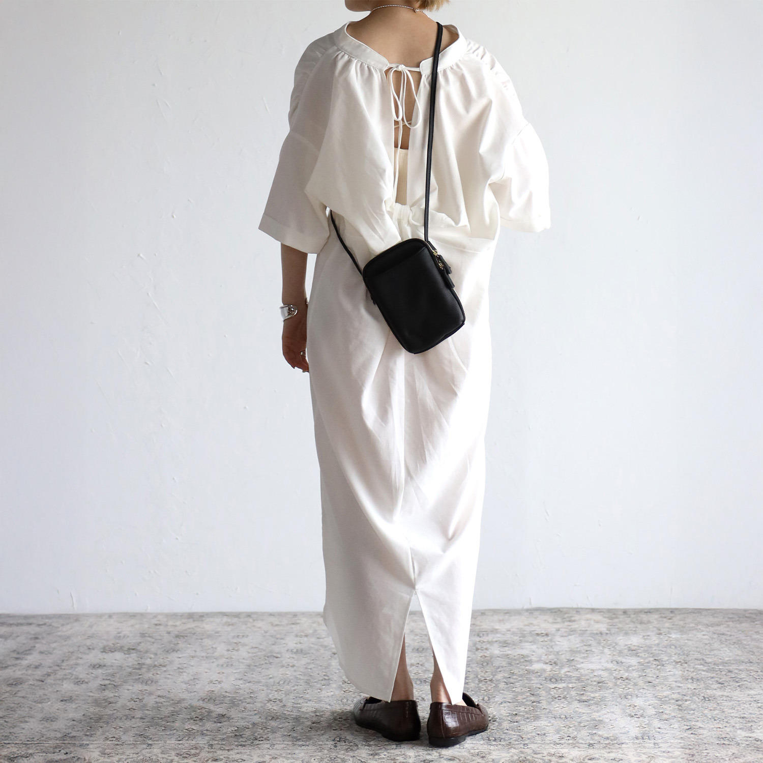 グッシオイタリー 牛革 スマホショルダーバッグ