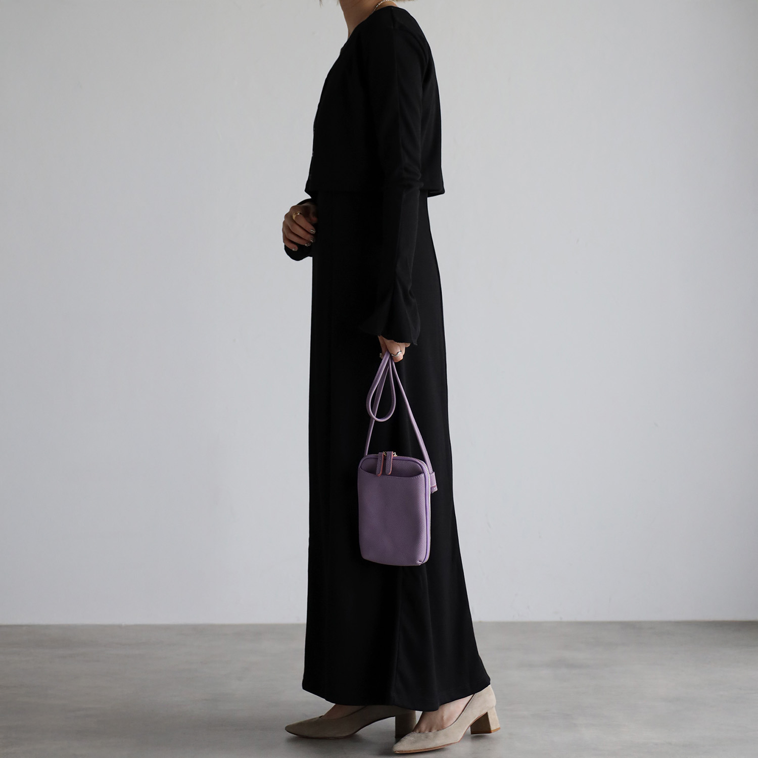 グッシオイタリー 牛革 スマホショルダーバッグ