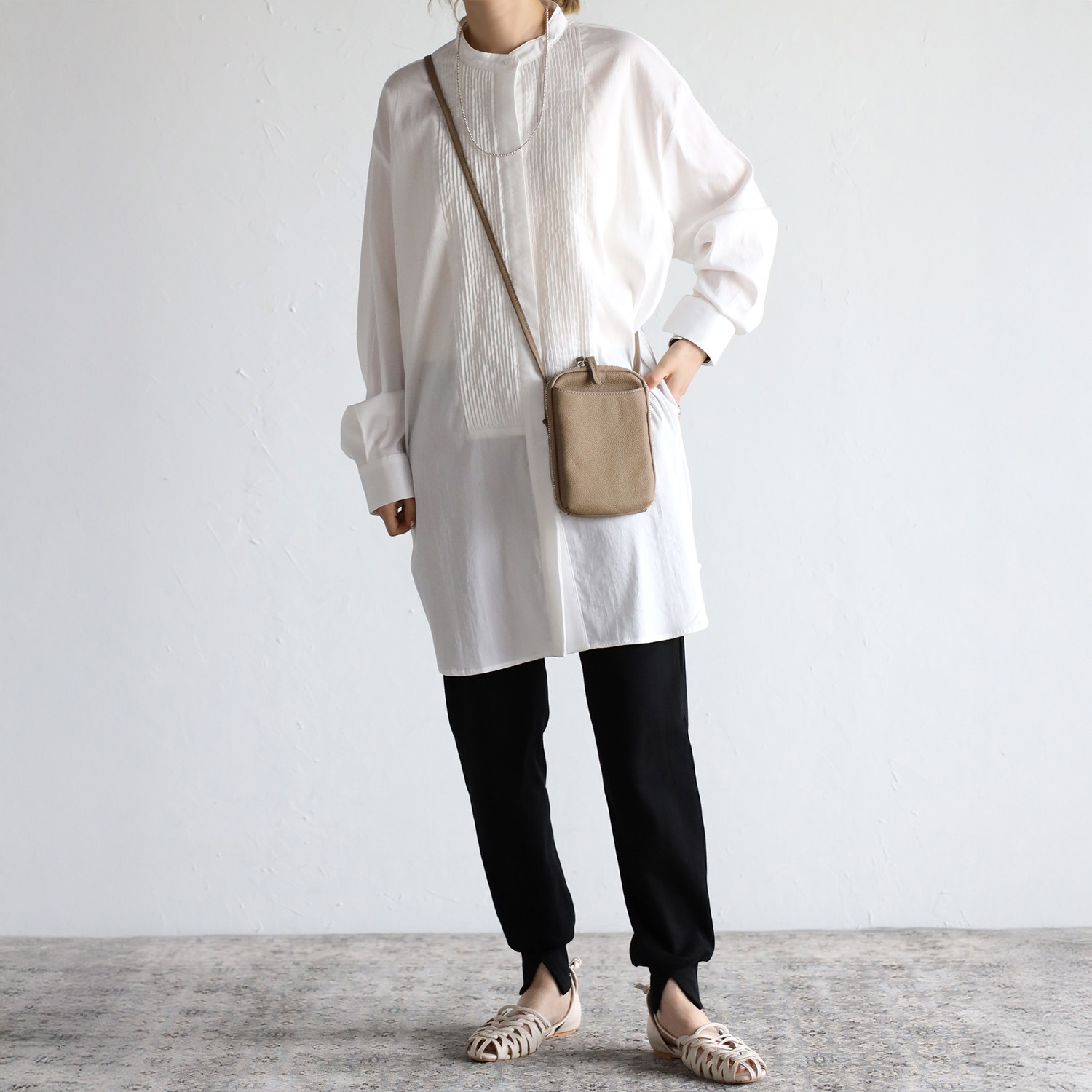 グッシオイタリー 牛革 スマホショルダーバッグ