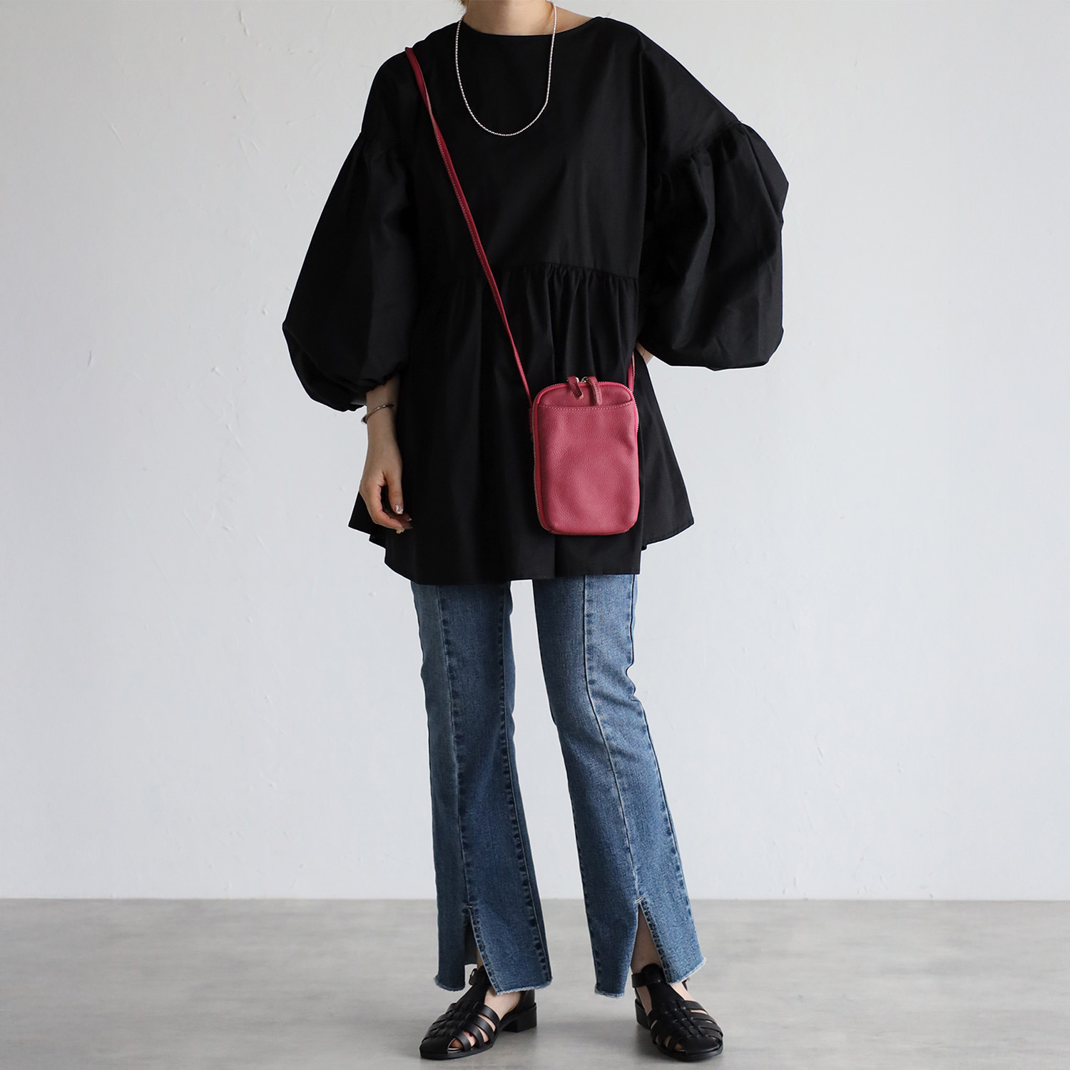 グッシオイタリー 牛革 スマホショルダーバッグ