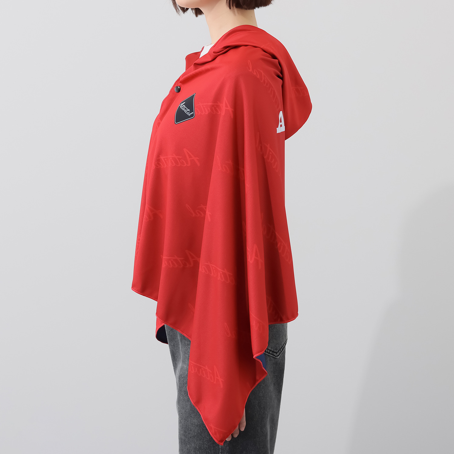 水で濡らして振るだけ！ 気化冷却効果で 驚きの冷たさ！ アクティバイタルライフ クールメイカー ２色セット