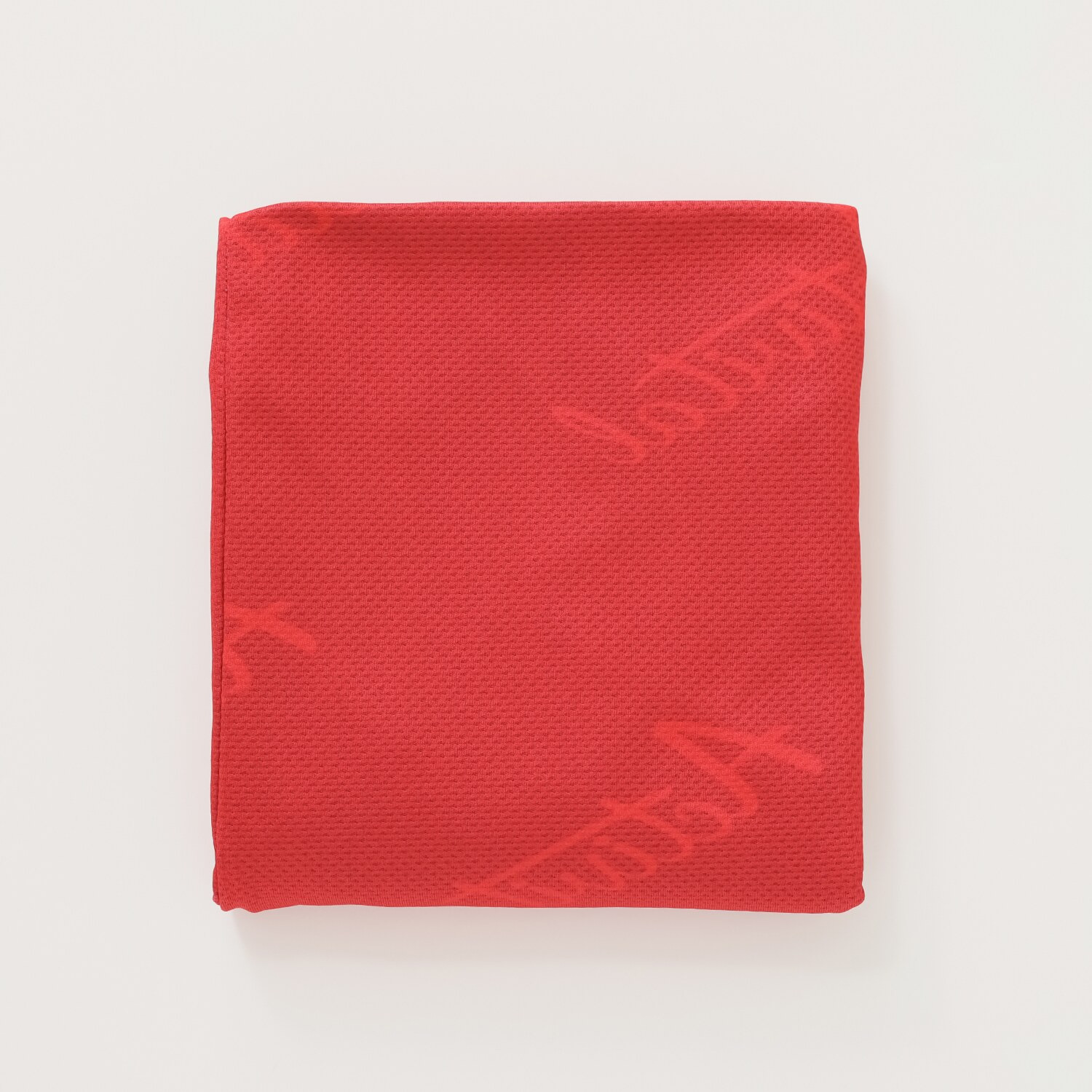 水で濡らして振るだけ！ 気化冷却効果で 驚きの冷たさ！ アクティバイタルライフ クールメイカー ２色セット