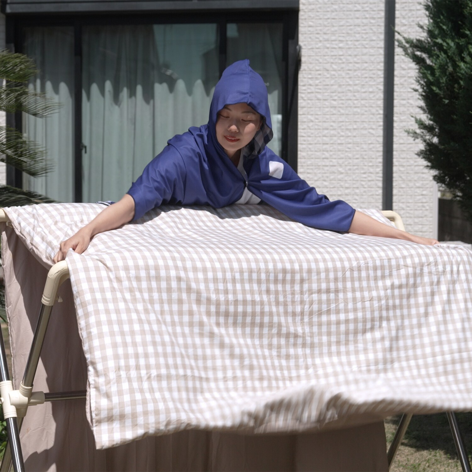 水で濡らして振るだけ！ 気化冷却効果で 驚きの冷たさ！ アクティバイタルライフ クールメイカー ２色セット