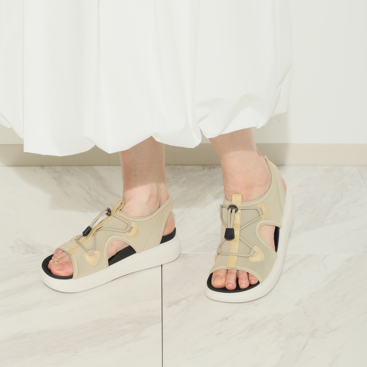 アーチフィッター 足裏の３点アーチを 正しい位置でサポート！ ふかふか クッションサンダル１６１