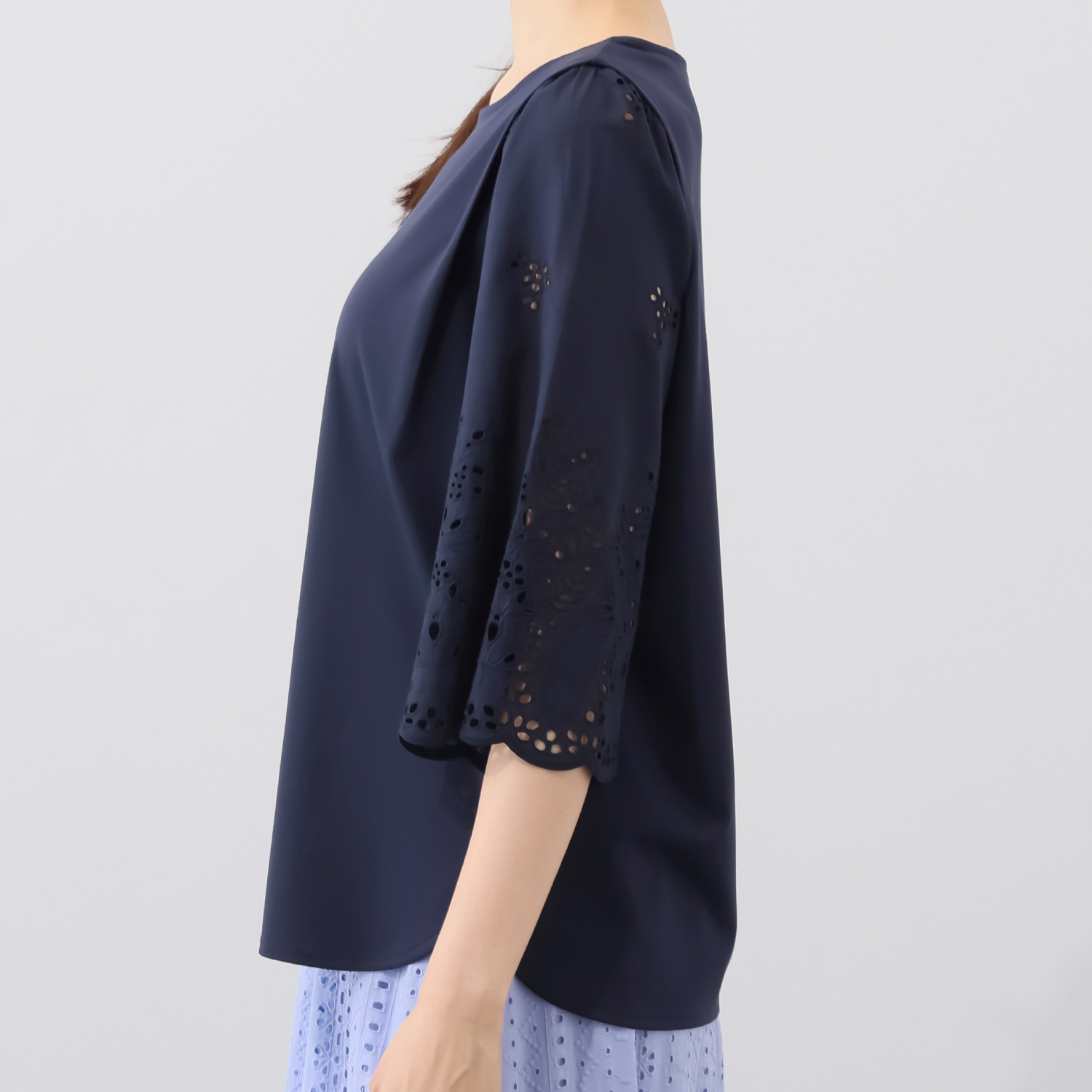 ルクオーレ 接触冷感モクロディ スカラップレーススリーブ プルオーバー